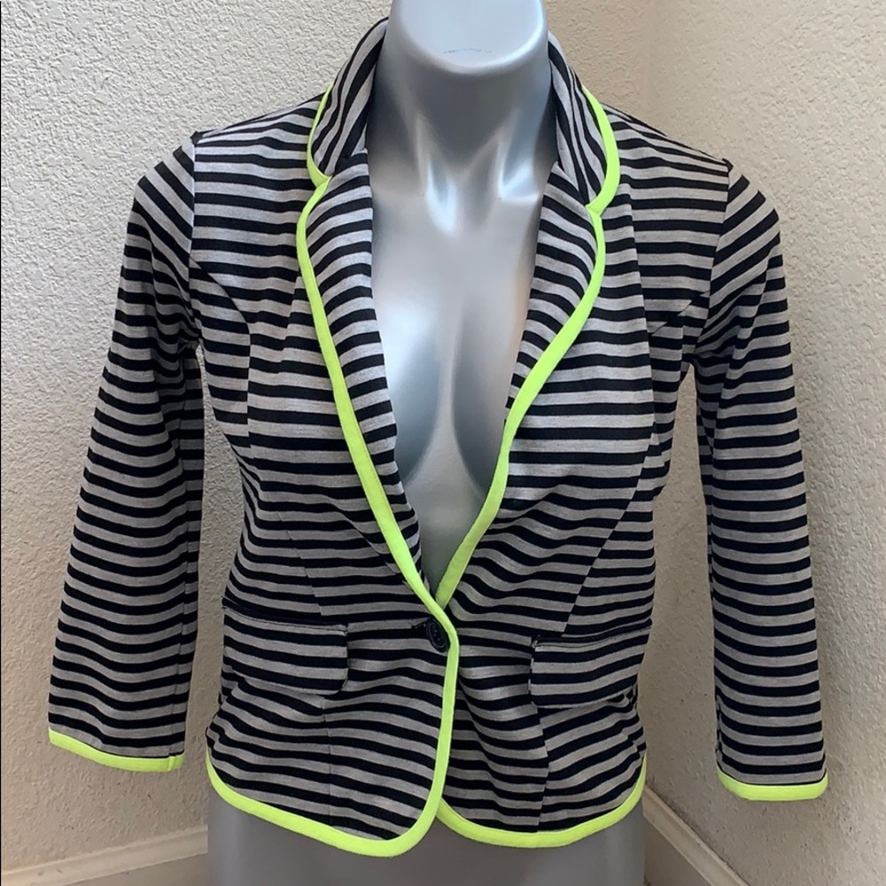 Olsenboye 1 button cardigan size Small